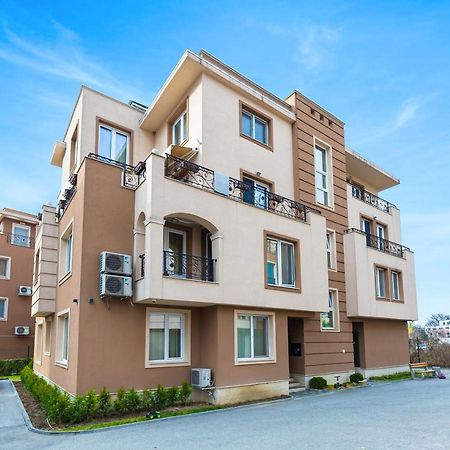 Bright & Cozy 1Bd Flat With A Terrace And Parking Lejlighed Plovdiv Eksteriør billede