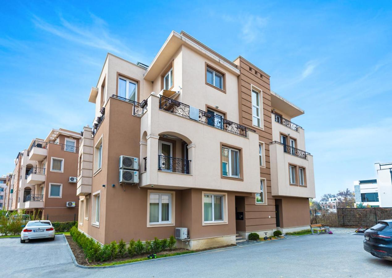 Bright & Cozy 1Bd Flat With A Terrace And Parking Lejlighed Plovdiv Eksteriør billede